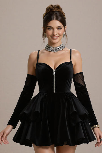 Robe de cocktail courte à volants en velours noir à volants